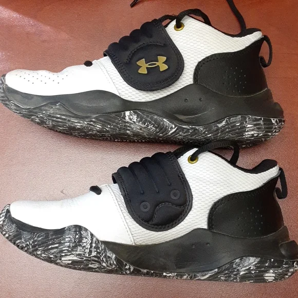 🎒 2/$30 👟 Under Armour Zone BB Youth Basketball Shoes Sz 3Y - Picture 5 of 11